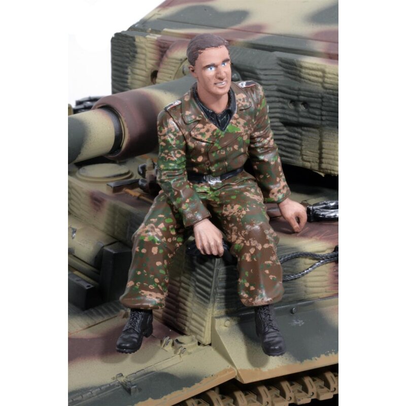 1/16 Figure Radio Operator Sitting