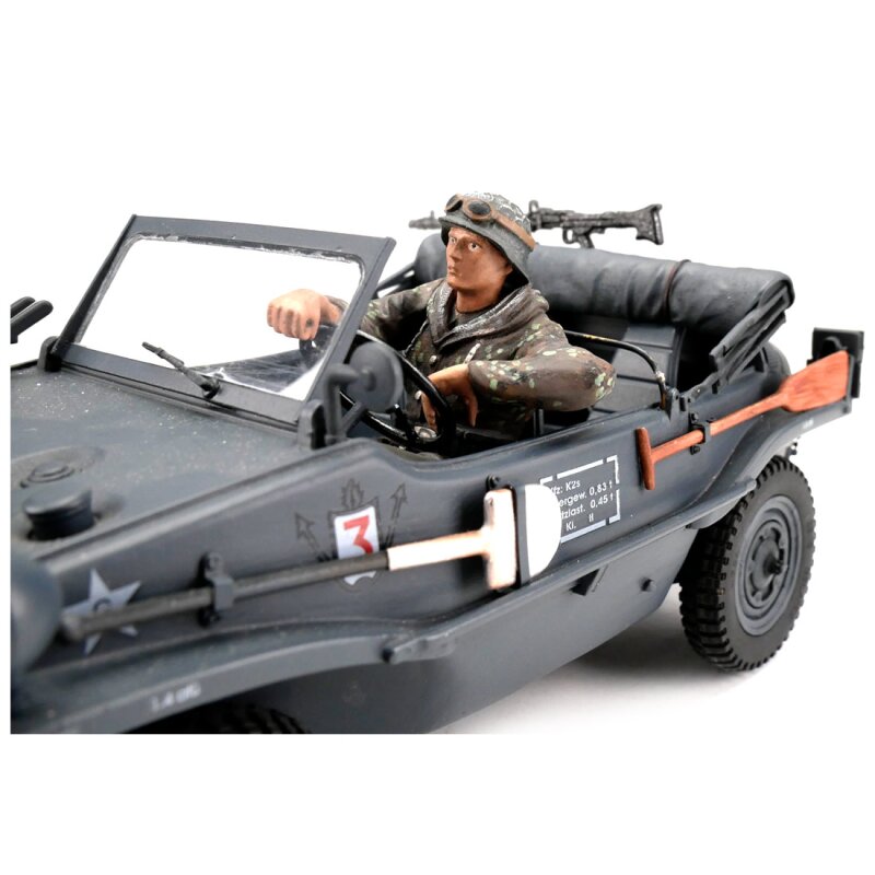 1/16 Figure Schwimmwagen Driver Winter