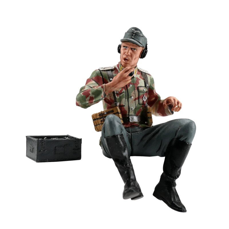 1/16 Figure Schwimmwagen Radio Operator Luftwaffe camo (Italy)