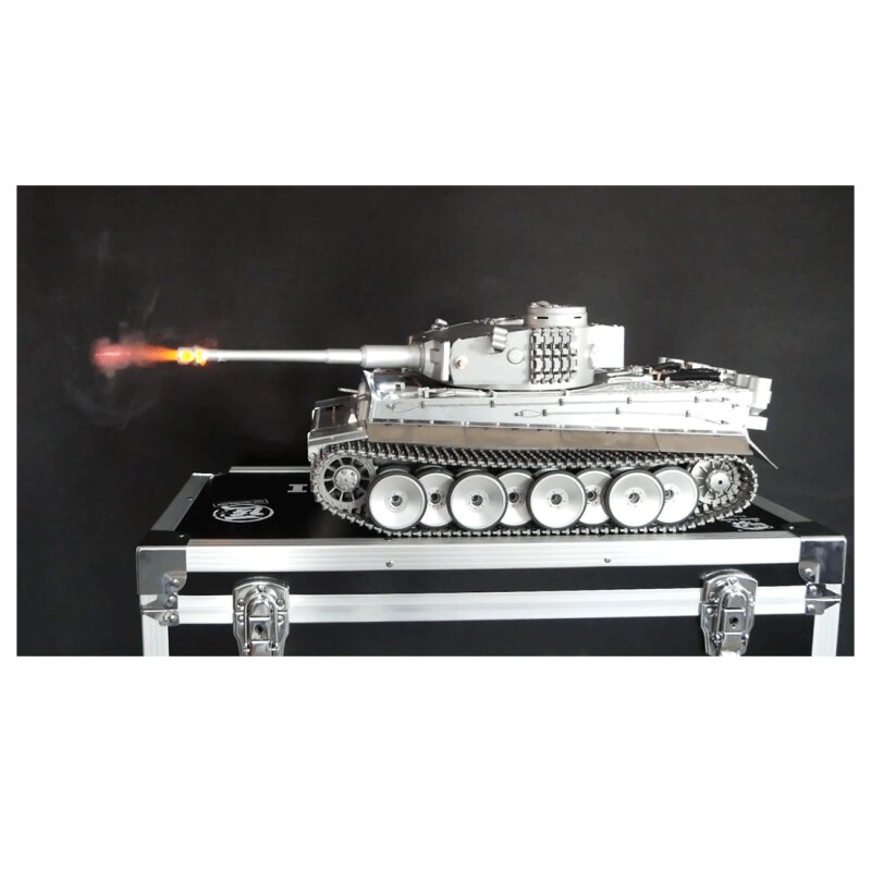 1/16 RC Tiger I full metall version muzzle flash