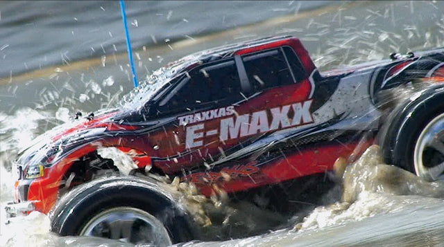 Traxxas E-maxx Monster truck