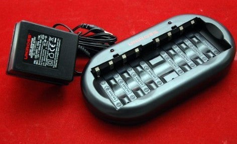 Lader til AA og AAA batterier 8 styk på samme tid