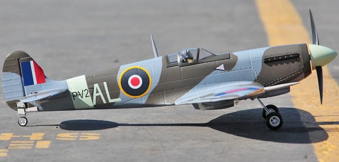 FMS 800mm Spitfire fly RTF - flot fjernstyret fly