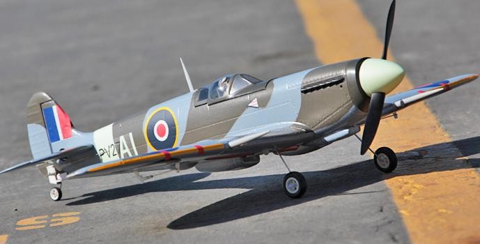 FMS 800mm Spitfire fly RTF - flot fjernstyret fly