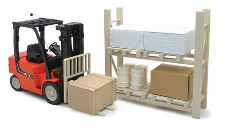 Fjernstyret gaffeltruck med paller, reol m.v.!