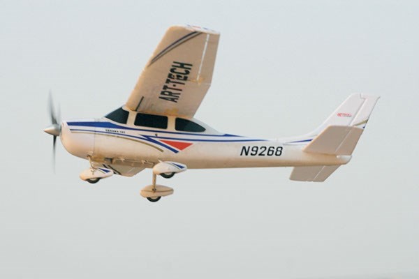 Cessna 182 - flot detaljeret fjernstyret fly