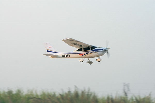 Cessna 182 - flot detaljeret fjernstyret fly