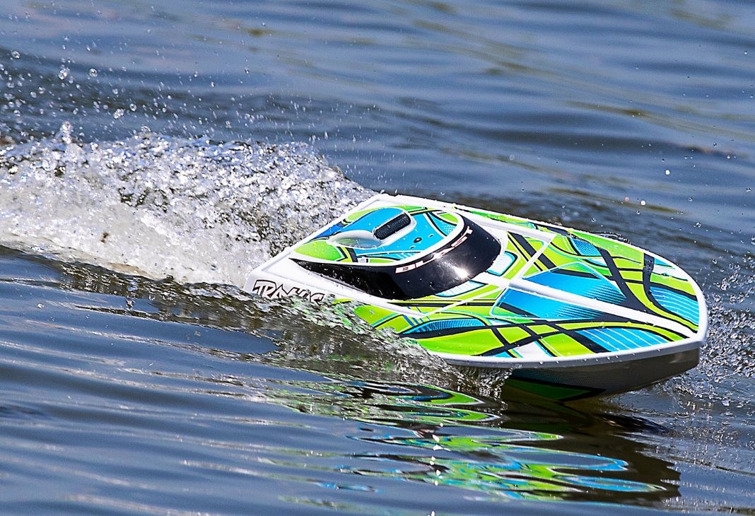 Traxxas Blast RTR fjernstyret båd 38104-1
