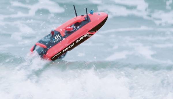 Fishing Surfer RC Foderbåd
