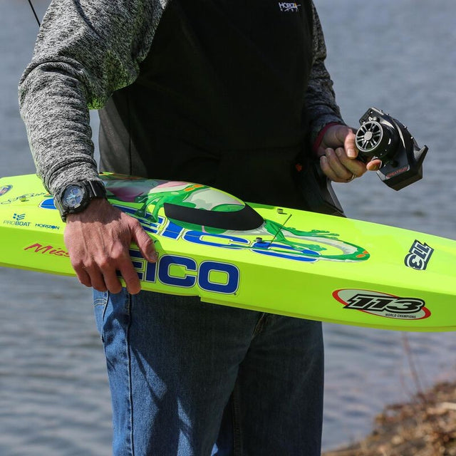 Miss GEICO Zelos 36 Twin Brushless Catamaran