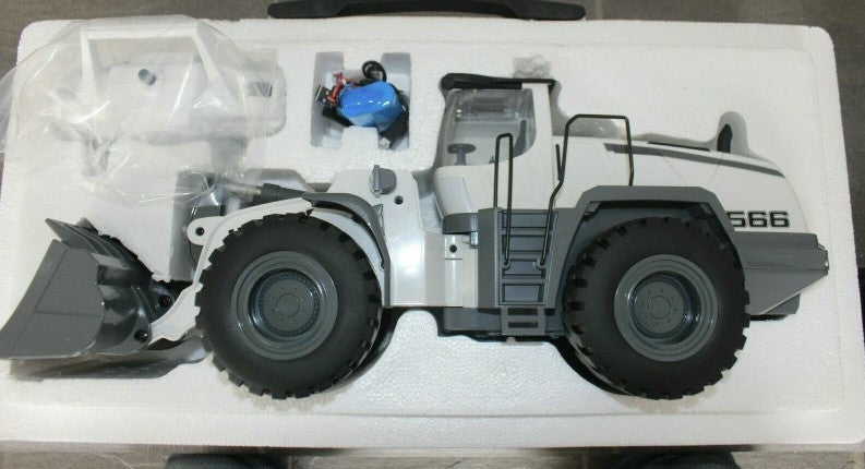 Huina 1583 - Liebherr 586 XPower - Stor metal fjernstyret gummiged
