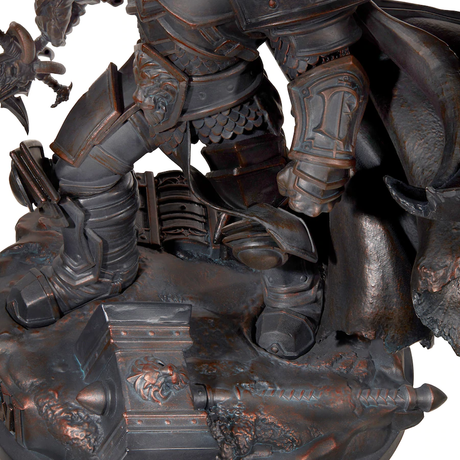 Blizzard World of Warcraft - Prince Arthas Statue