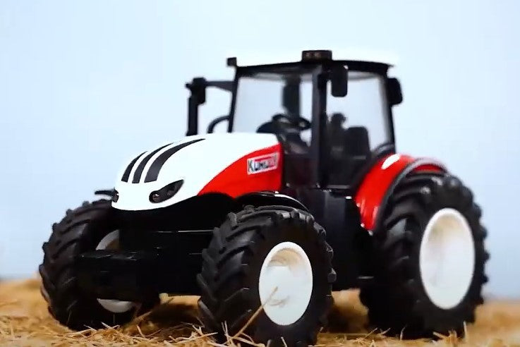 Fjernstyret traktor med lys og lyd - Huina 6640