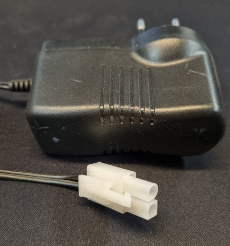 12 V NiMH/NiCd lader med Tamiya stik - 400mAh