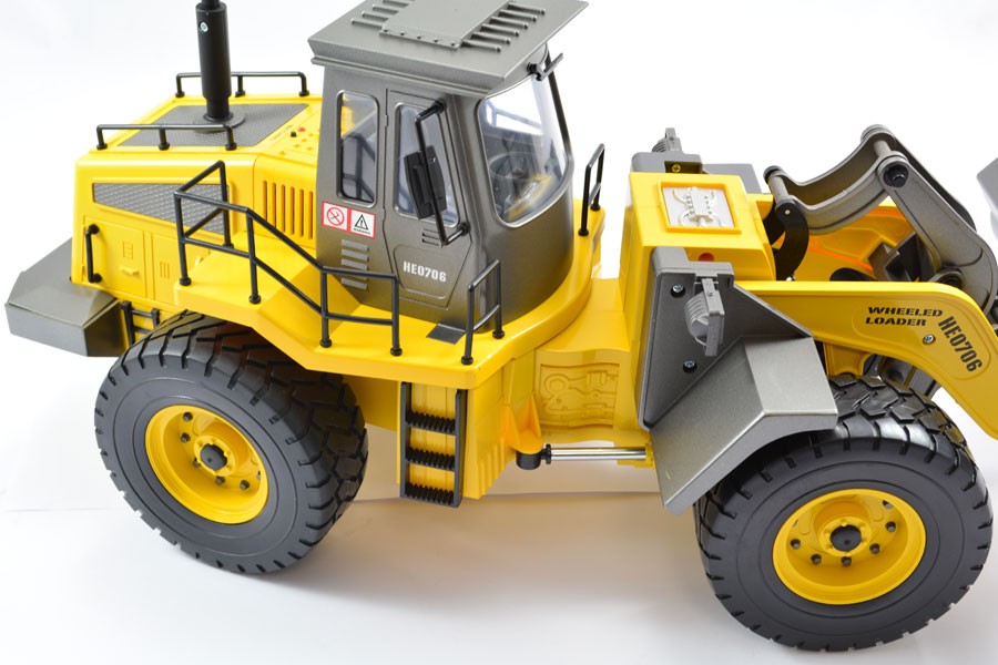 Hobbyengine wheeled loader - fjernstyret gummiged