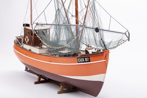 1:33 CUX 87 (Krabbenkutter) -wooden hull