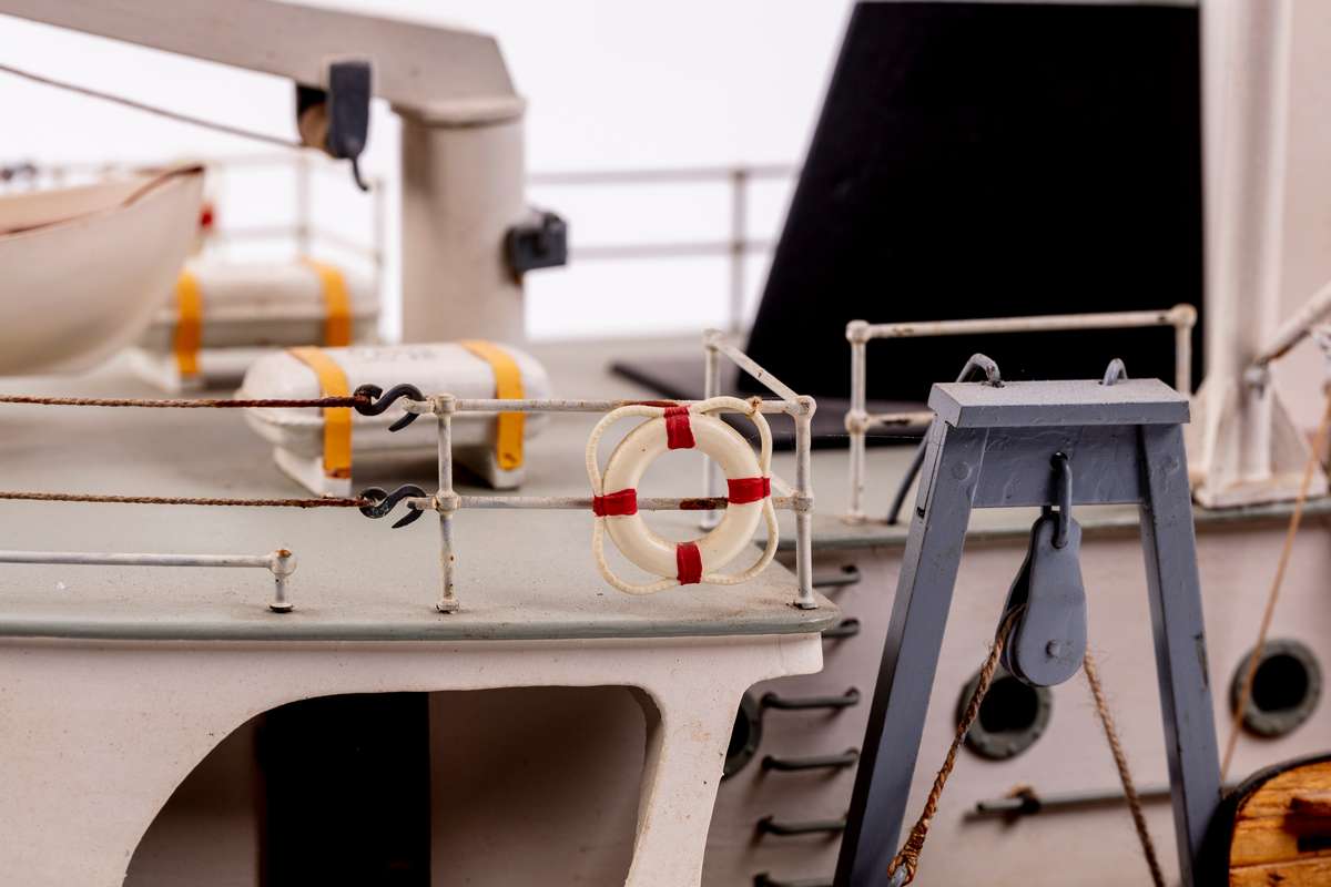 1:50 Nordkap - wooden hull - Photo manual