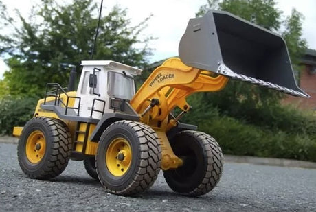 Hobbyengine wheeled loader - fjernstyret gummiged