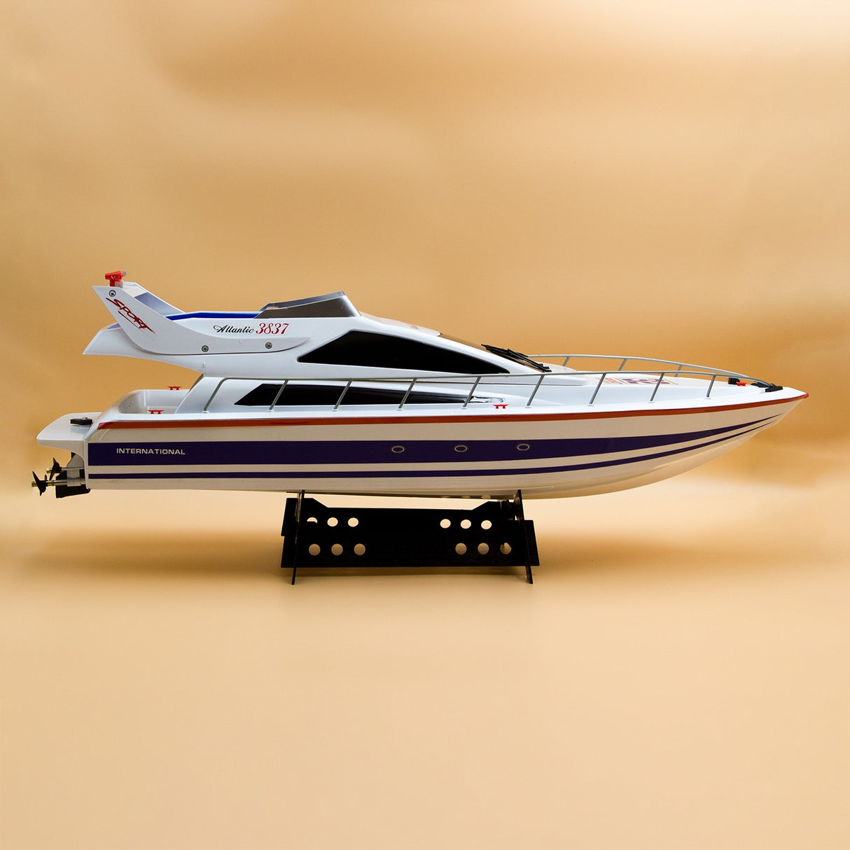 DEMO Fjernstyret Yacht - Atlantic Boat - OBS: kun skrog