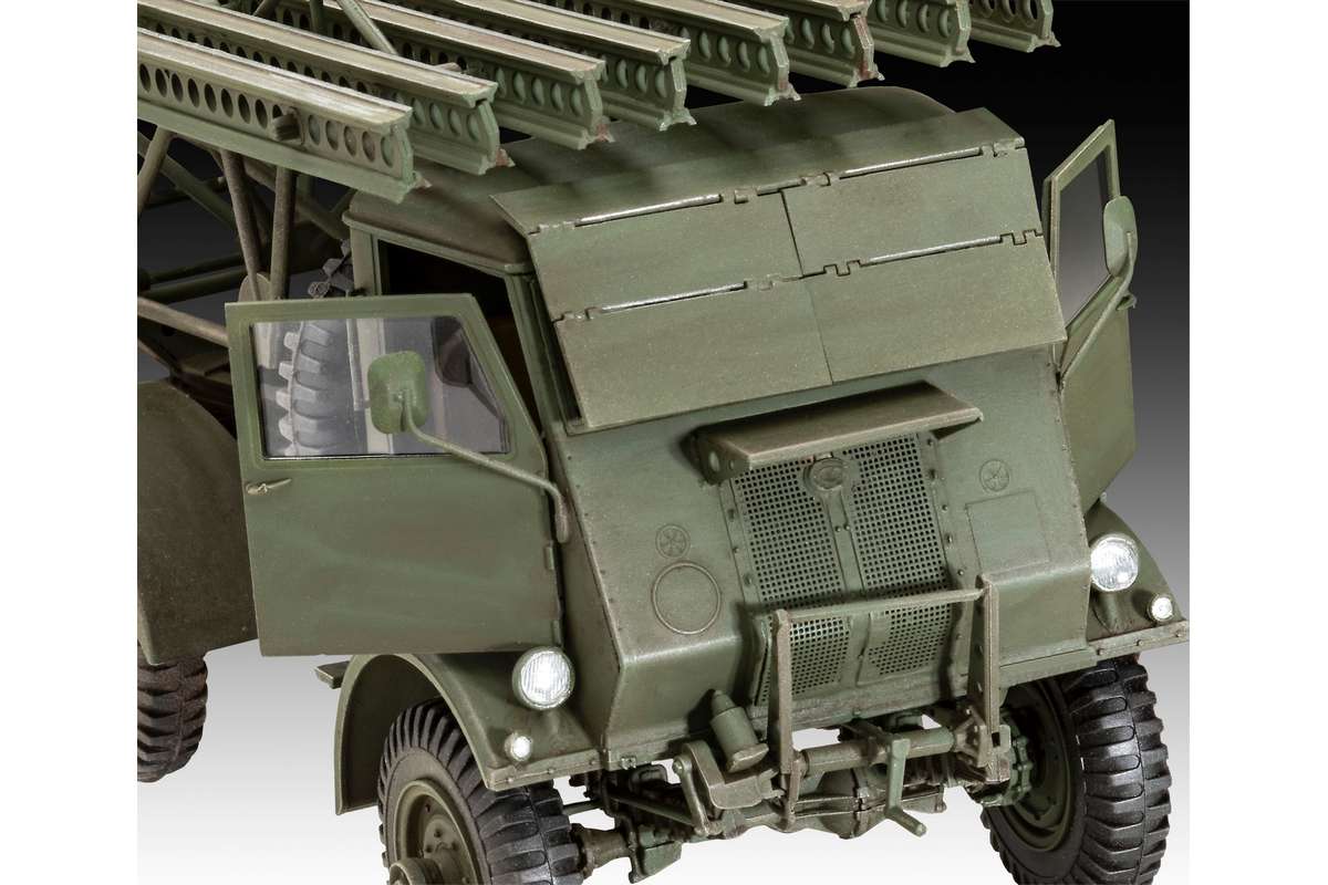 Model Set W.O.T. 8 BM-13-16 Katyusha/Cargo 1:35