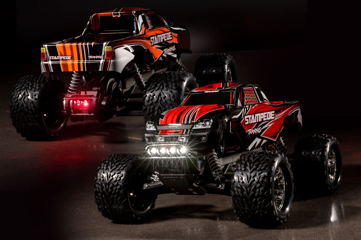 Traxxas Stampede 2WD m. LYS, batteri og lader