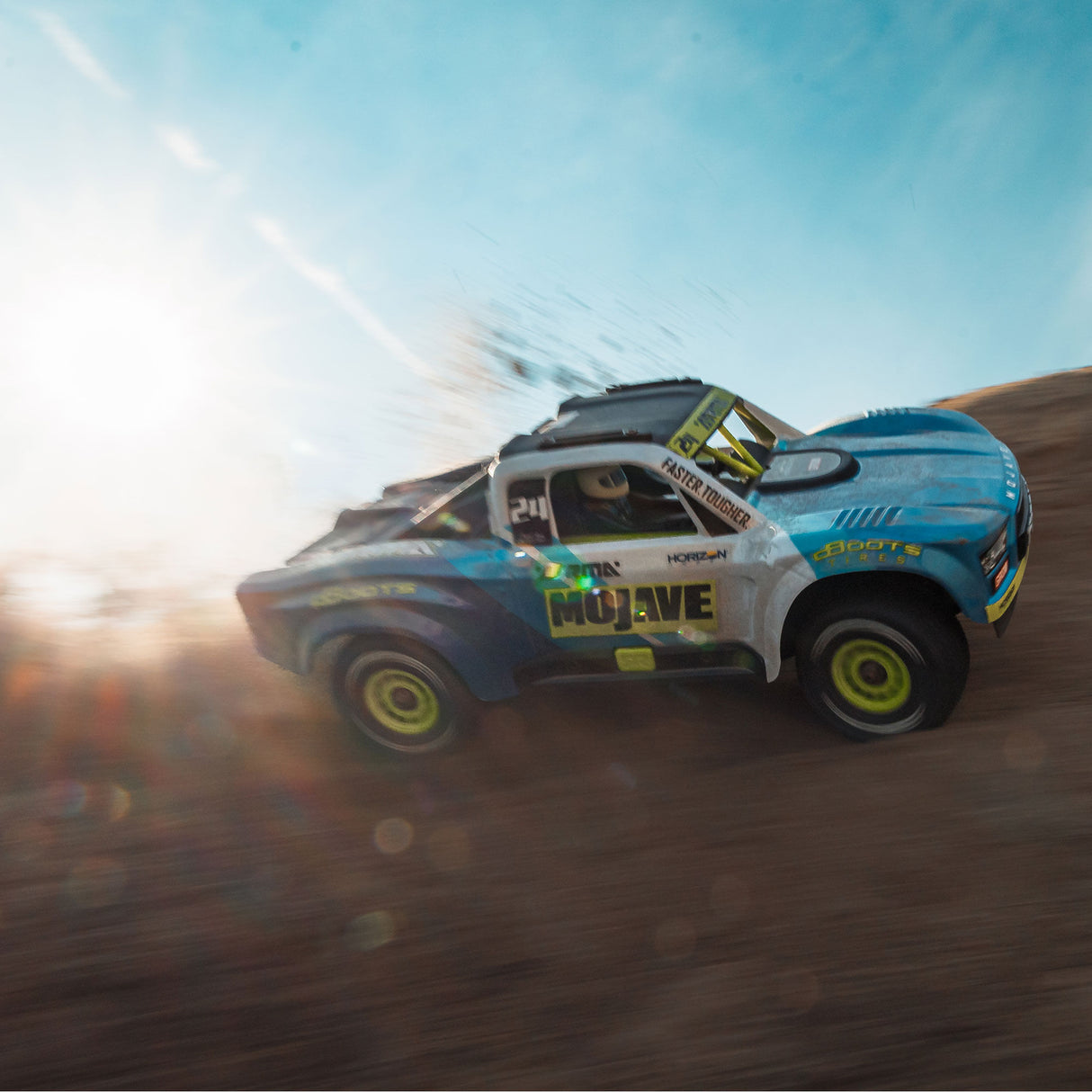 MOJAVE GROM 4x4 SMART Small Scale Desert Truck