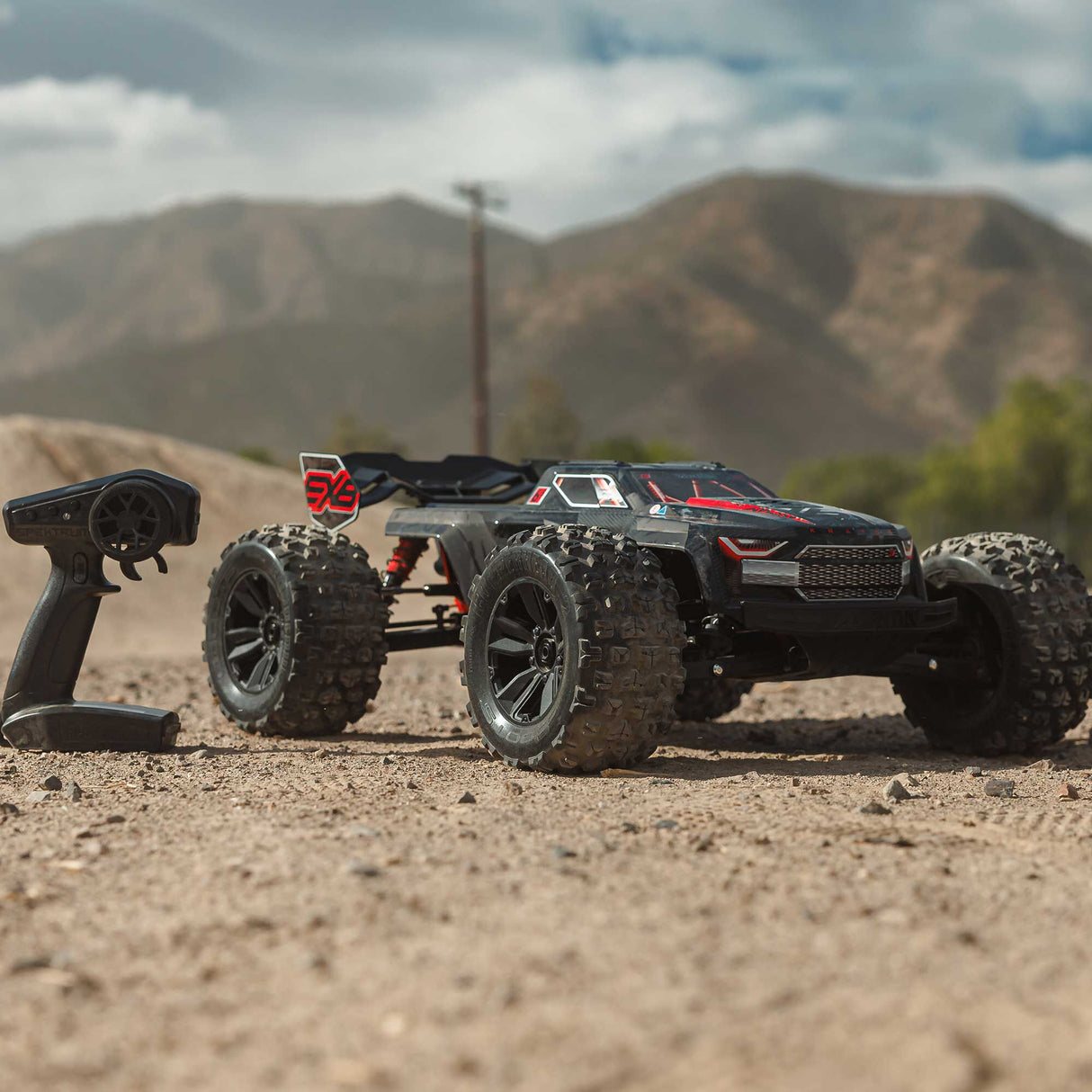 1/8 KRATON 4X4 6S EXB BLX BRUSHLESS V6 SPEED TRUCK RTR, BLACK