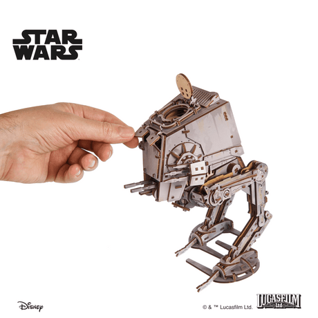 UGEARS Star Wars AT-ST Walker – 3D træbyggesæt med gangmekanisme (370 dele)