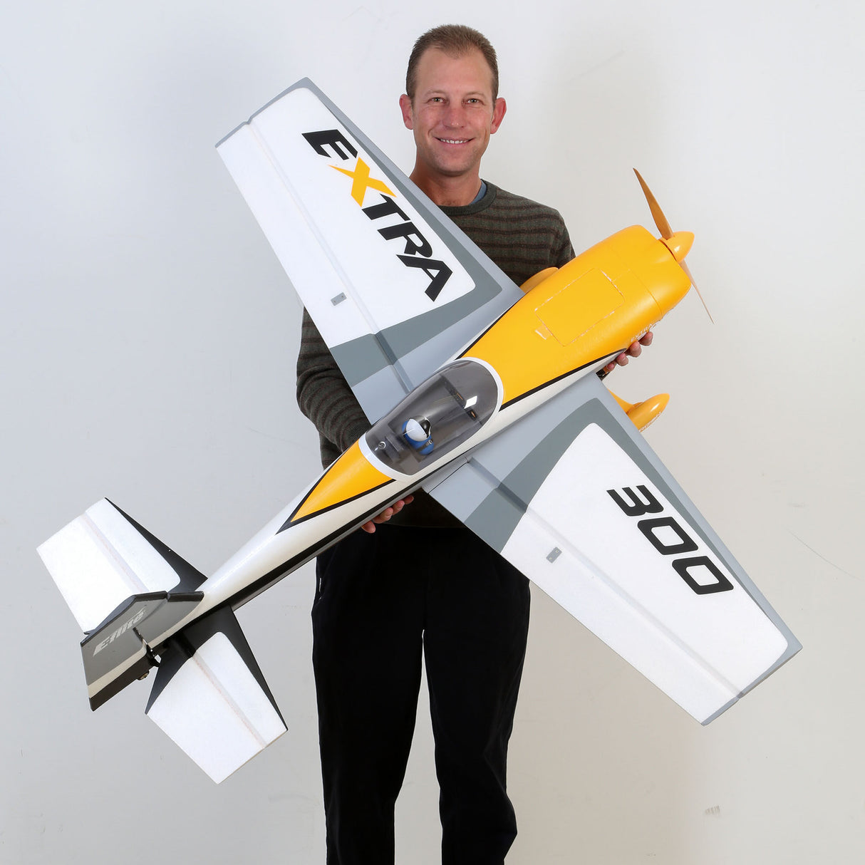 Extra 300 1.3M BNF Basic-
