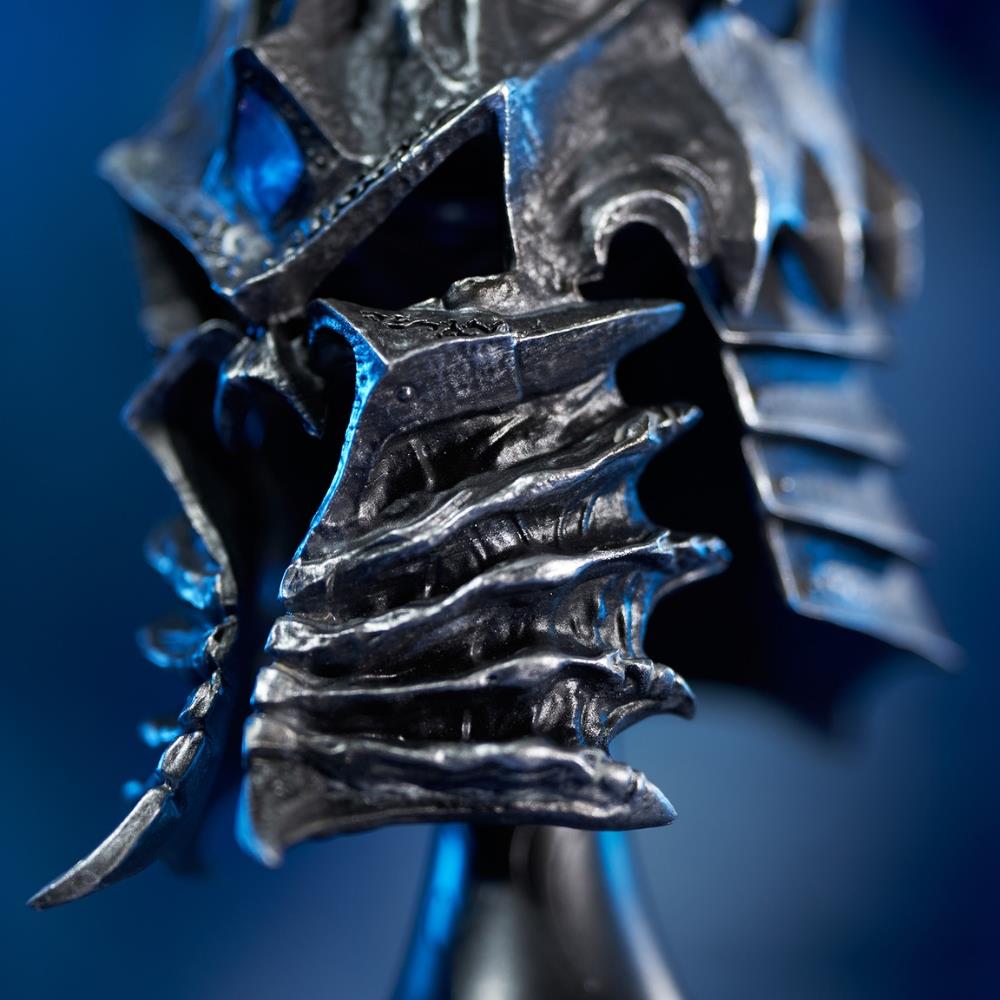 Blizzard  World of Warcraft - Helm of Domination Collector's Edition Replica