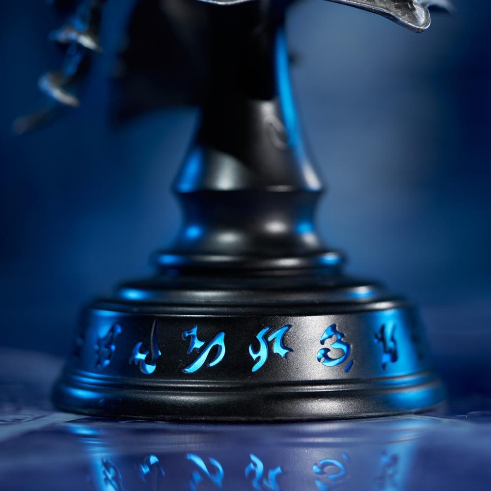Blizzard  World of Warcraft - Helm of Domination Collector's Edition Replica