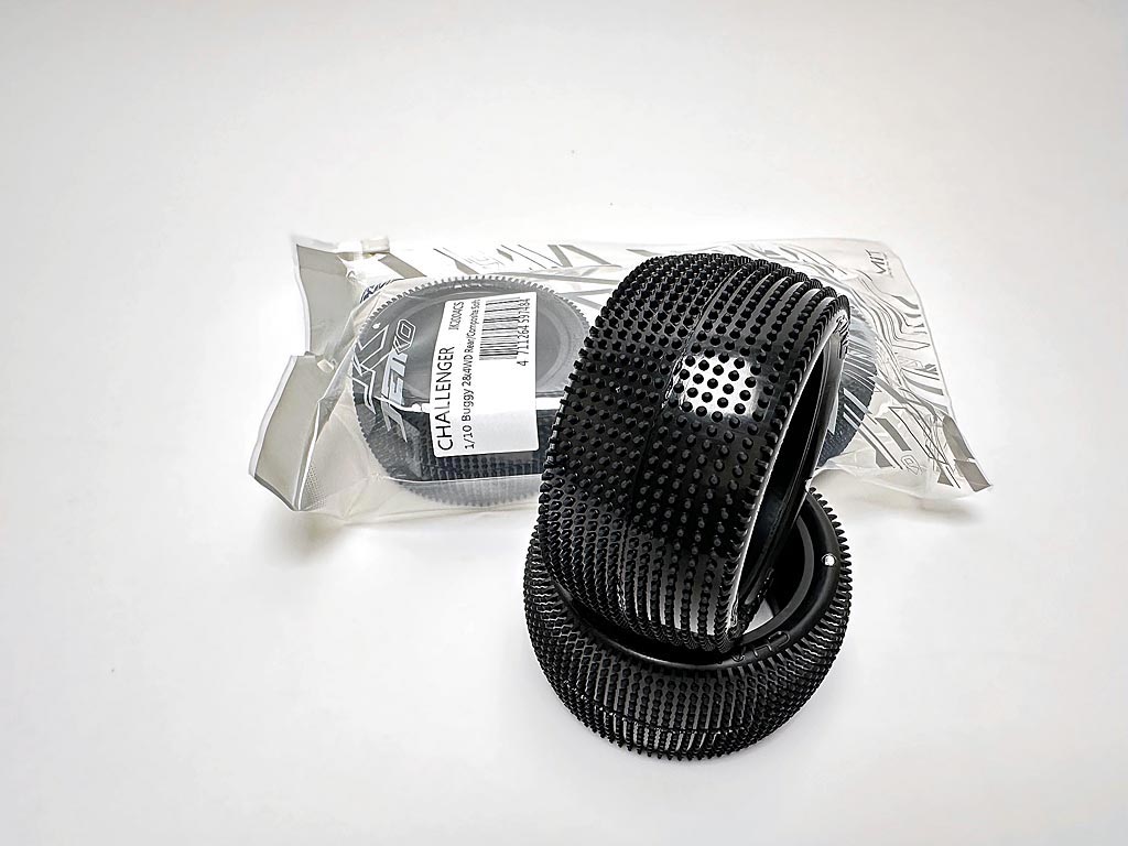 JETKO JK2004CM - Jetko Challenger 2wd & 4wd 1:10 2.2 Rear Tyres Medium EOS 2 pcs