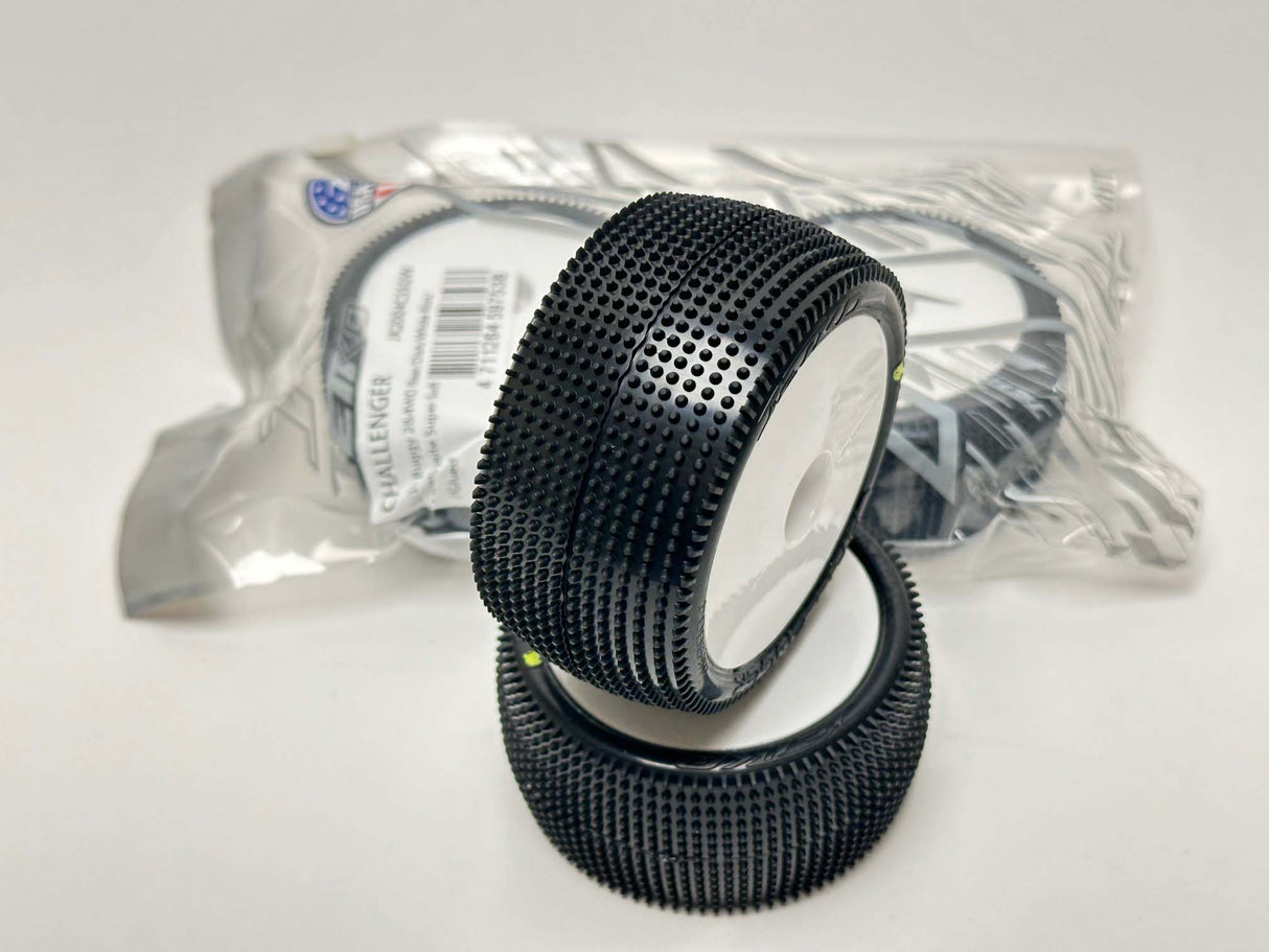 JETKO JK2004CSSGW - Jetko Challenger 2wd & 4wd 1:10 Buggy 2.2 RR Tyres White Wheel S.Soft