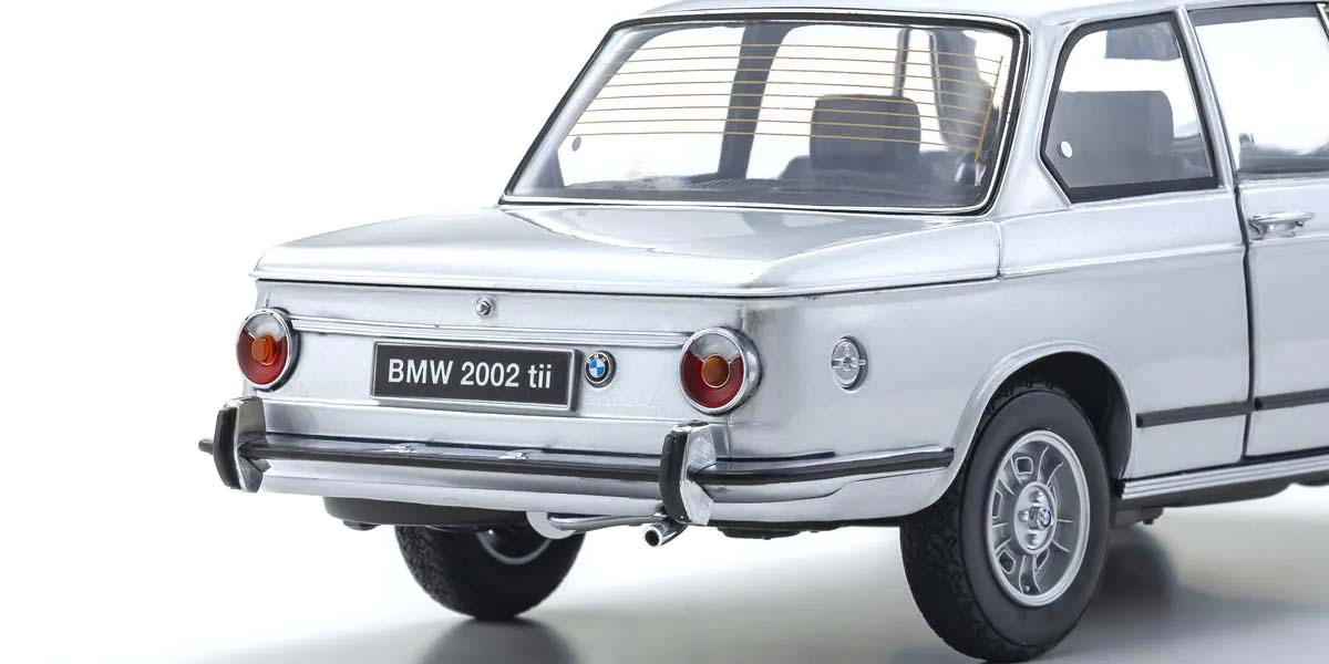 KYOSHO DIE CAST KS08543S - Kyosho 1:18 BMW 2002 Tii 1972 Silver