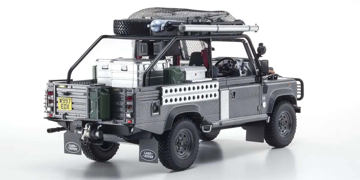 KYOSHO DIE CAST KSR08903TR - Kyosho 1:18 Resin Land Rover Defender 2001 Tomb Raider Edition
