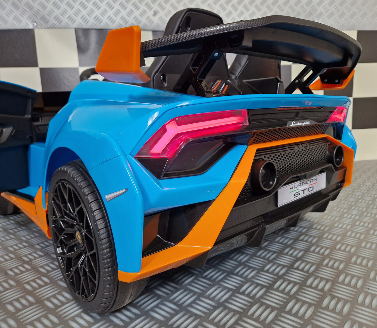 Electric kids car Lamborghini Huracan STO drift