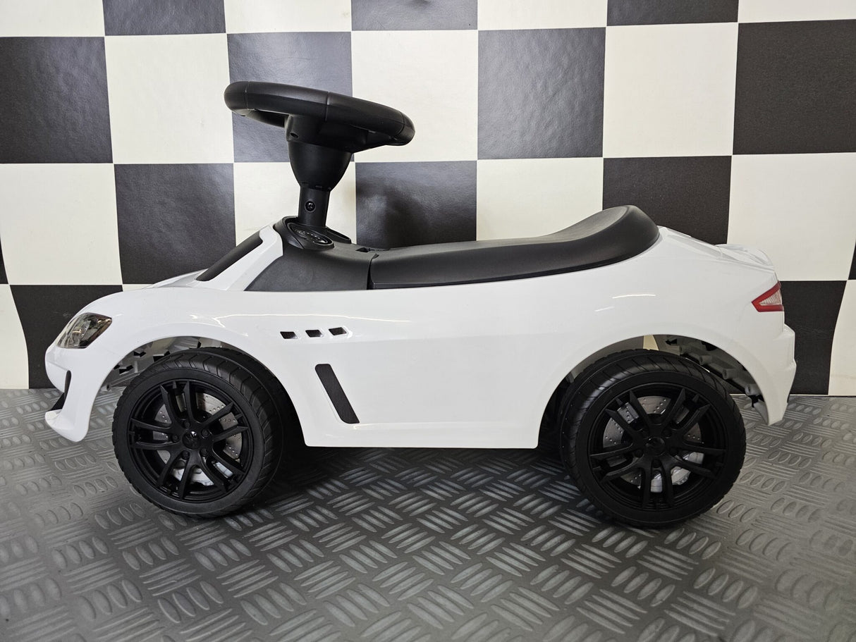 Walking Maserati Gran Cabrio