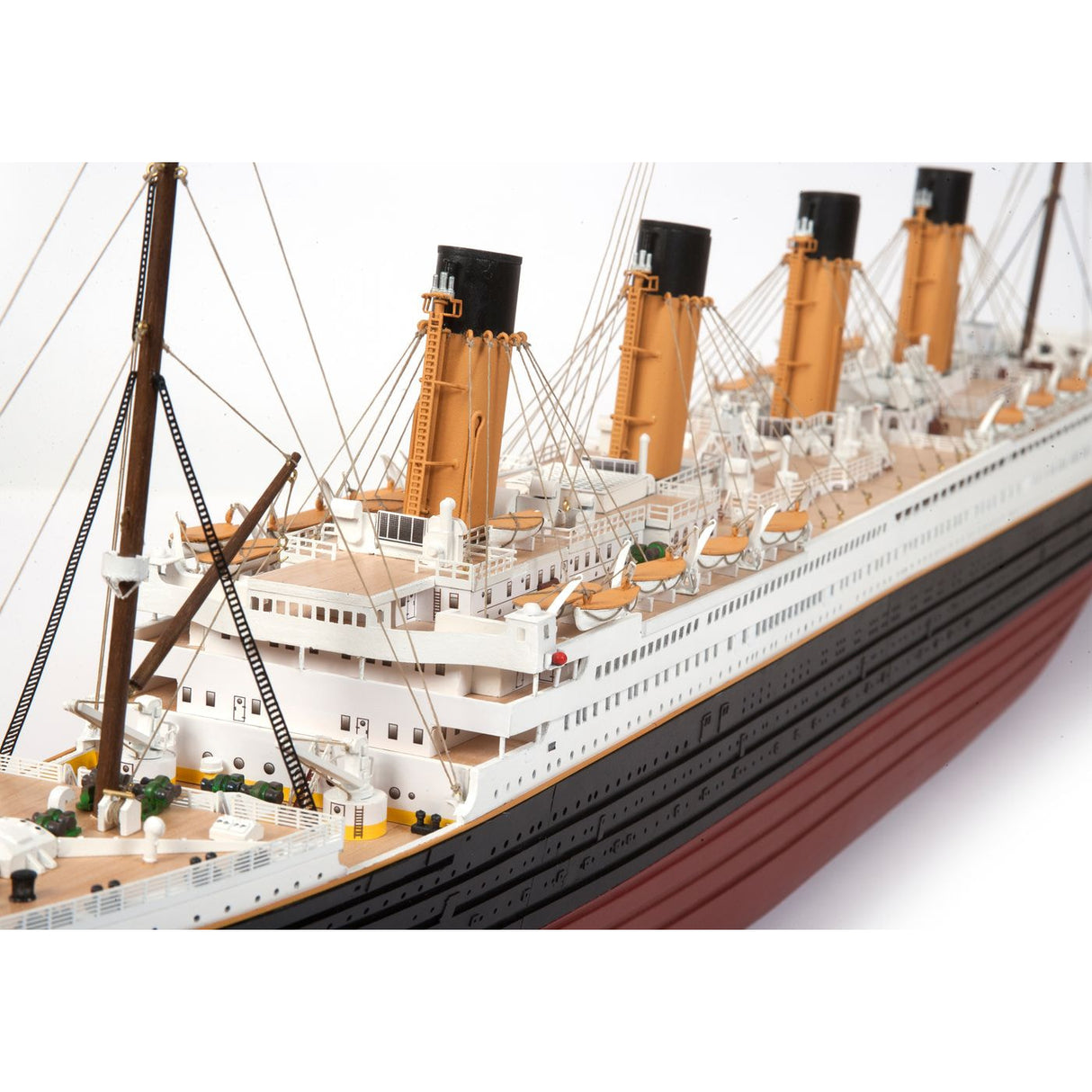 OcCre Titanic 1/300 Ocean Liner 896mm