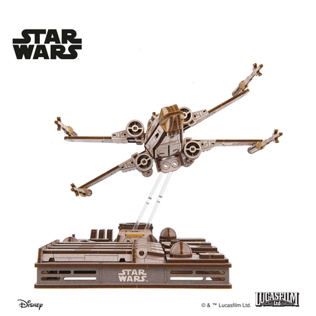 UGEARS Star Wars Luke Skywalkers X-Wing Starfighter – 3D træbyggesæt med motor (455 dele)