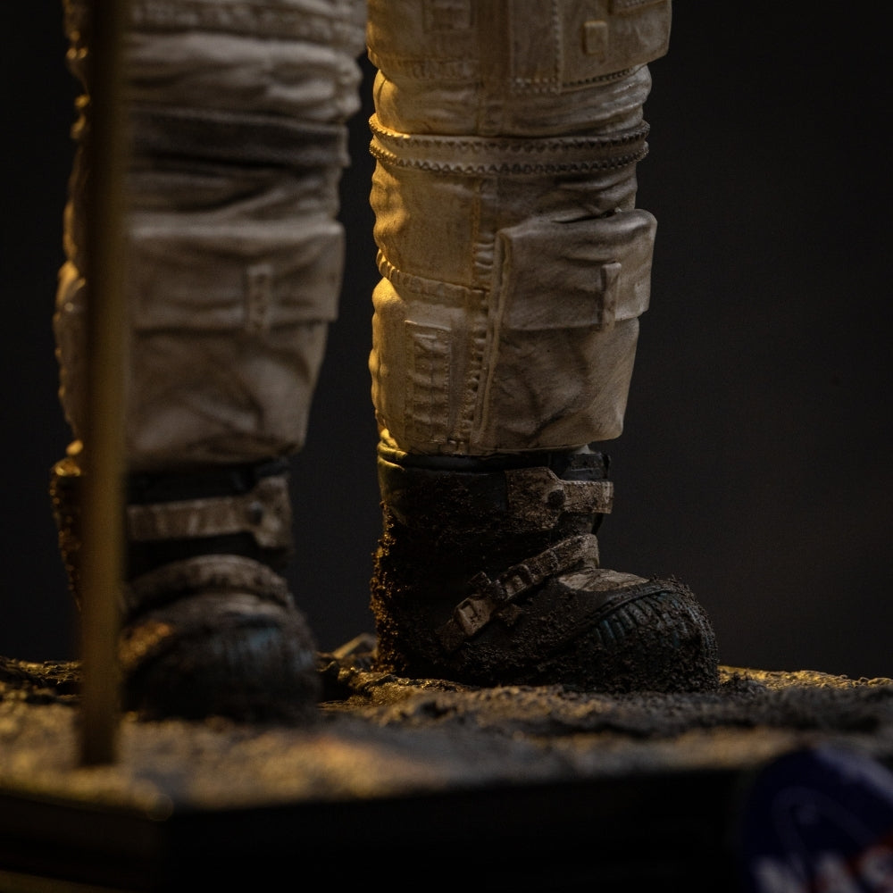 Iron Studios NASA - Apollo 11 Astronaut Legacy Replica 1/4
