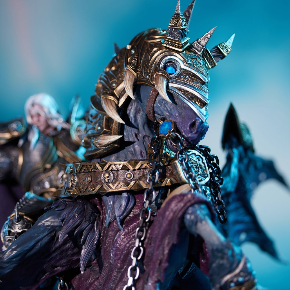 Blizzard World of Warcraft – Lich King &amp; Invincible Statue