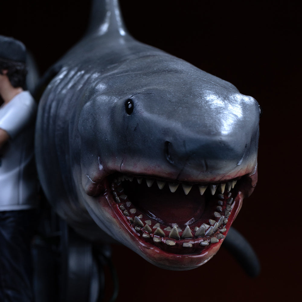 Iron Studios Deluxe Art Scale 1/10 - Steven Spielberg Jaws 50Th Anniversary Art Scale 1/10