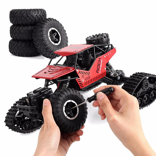 Fjernstyret Rock Crawler bil med 2 sæt dæk 2-i-1