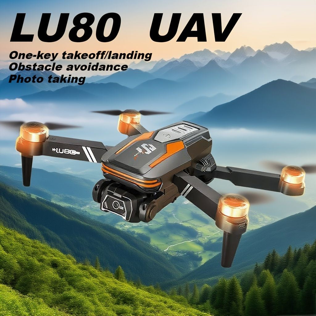 LU80 drone i luften over landskab