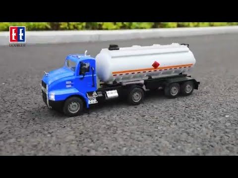 Fjernstyret USA Freightliner 114SD lastbil med tiplad