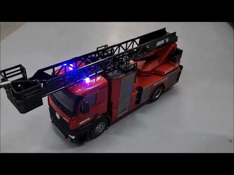 Smart brandbil med vand og stige - Firetruck