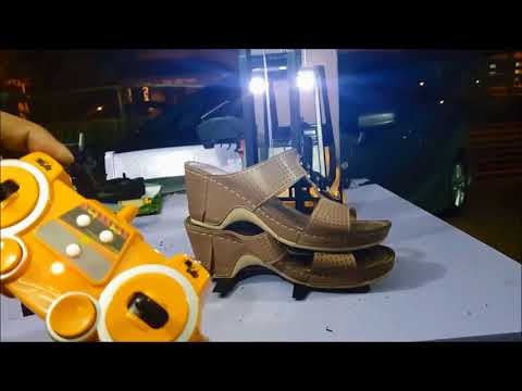 NY Fjernstyret gaffeltruck m. palle lys og lyd