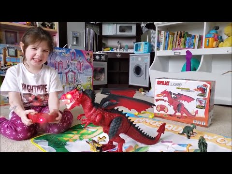 Fjernstyret Drage spyr ildrøg ud, glødende øjne, flagrende vinger