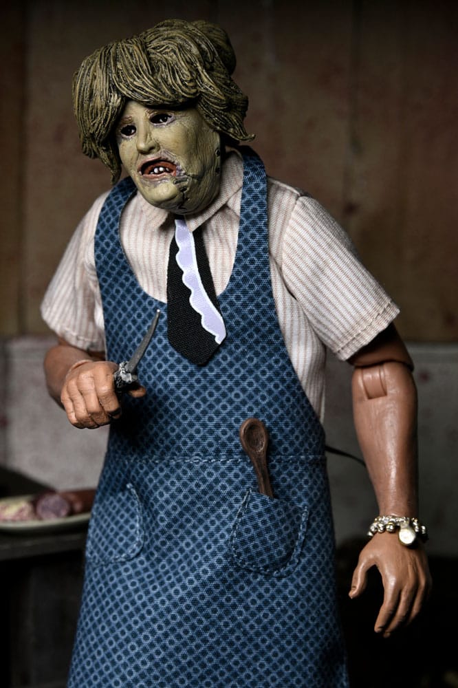 Texas Chainsaw Massacre Clothed Action Figure Leatherface with Old Lady Mask 20 cm